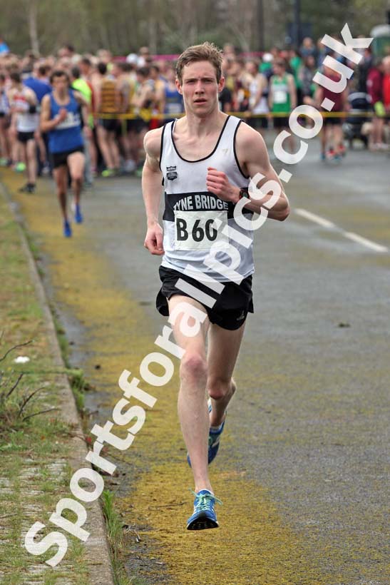 Senior mens relay, Elswick Good Friday Road Races. Photo: David T. Hewitson/Sports for All Pics